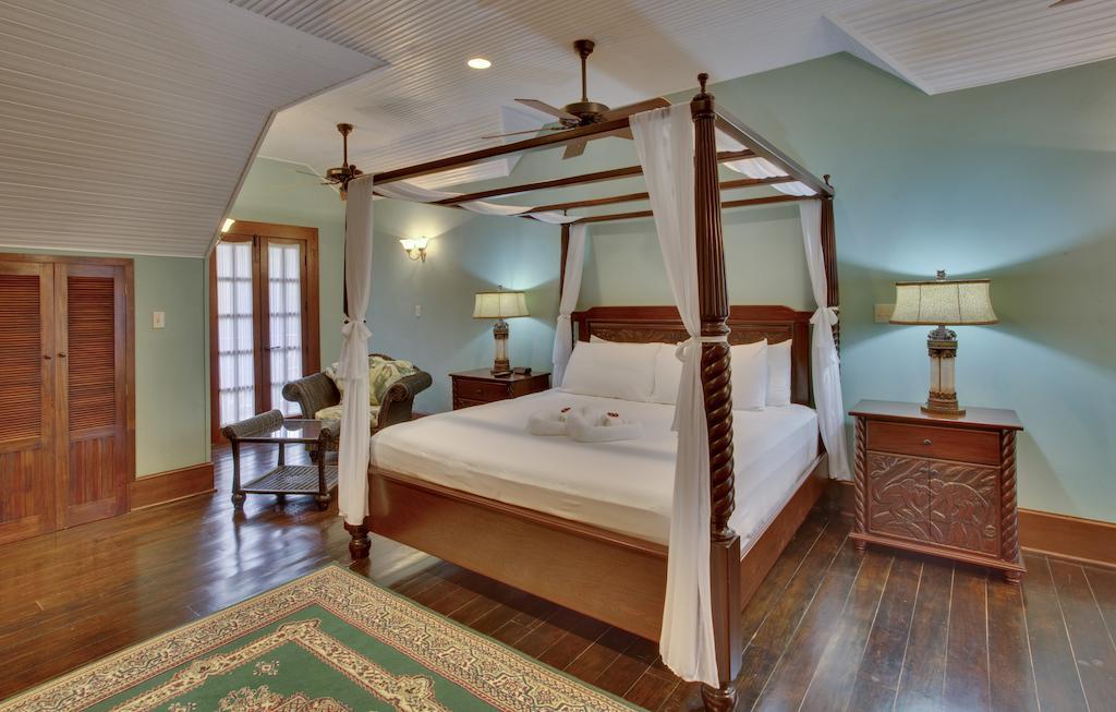 Mahogany Hall Luxury Boutique Resort San Ignacio Room photo