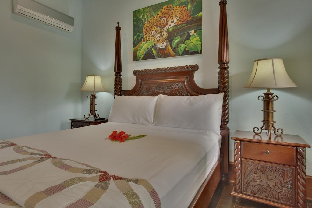 Mahogany Hall Luxury Boutique Resort San Ignacio Room photo