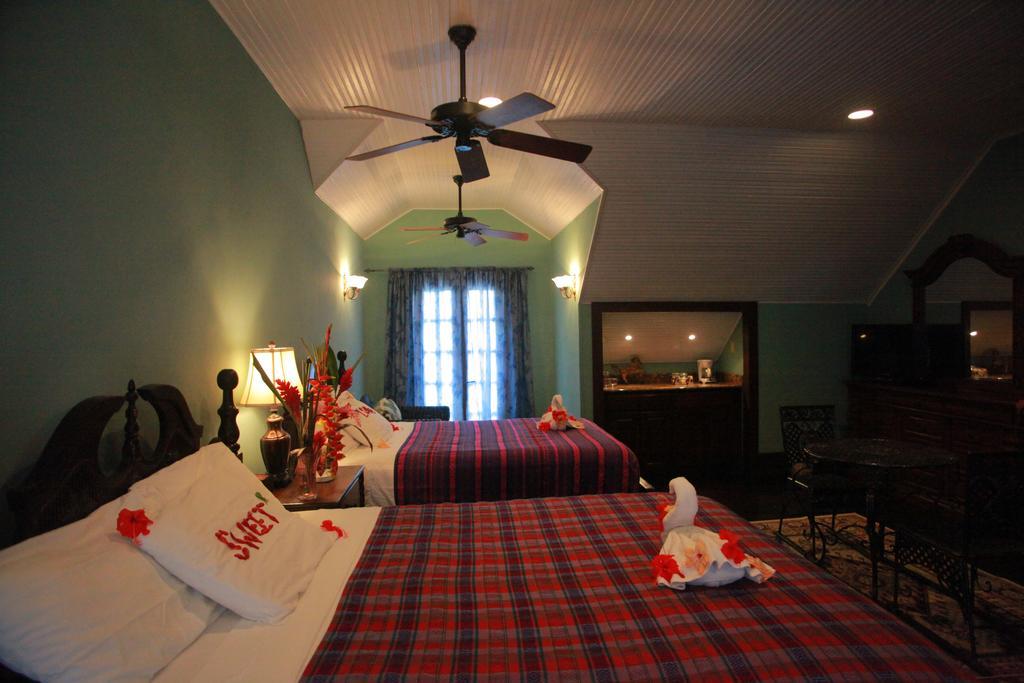 Mahogany Hall Luxury Boutique Resort San Ignacio Exterior photo