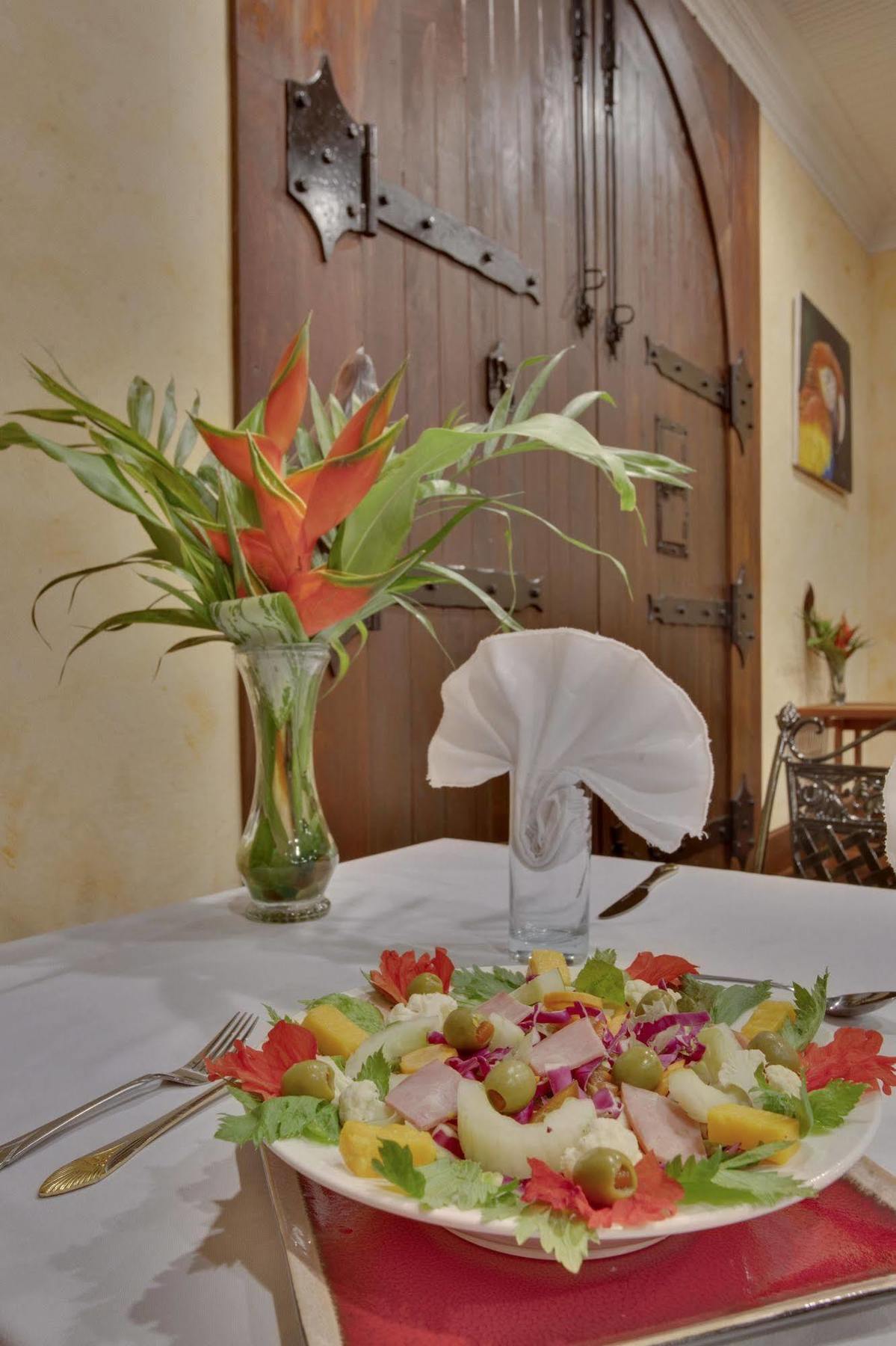 Mahogany Hall Luxury Boutique Resort San Ignacio Exterior photo