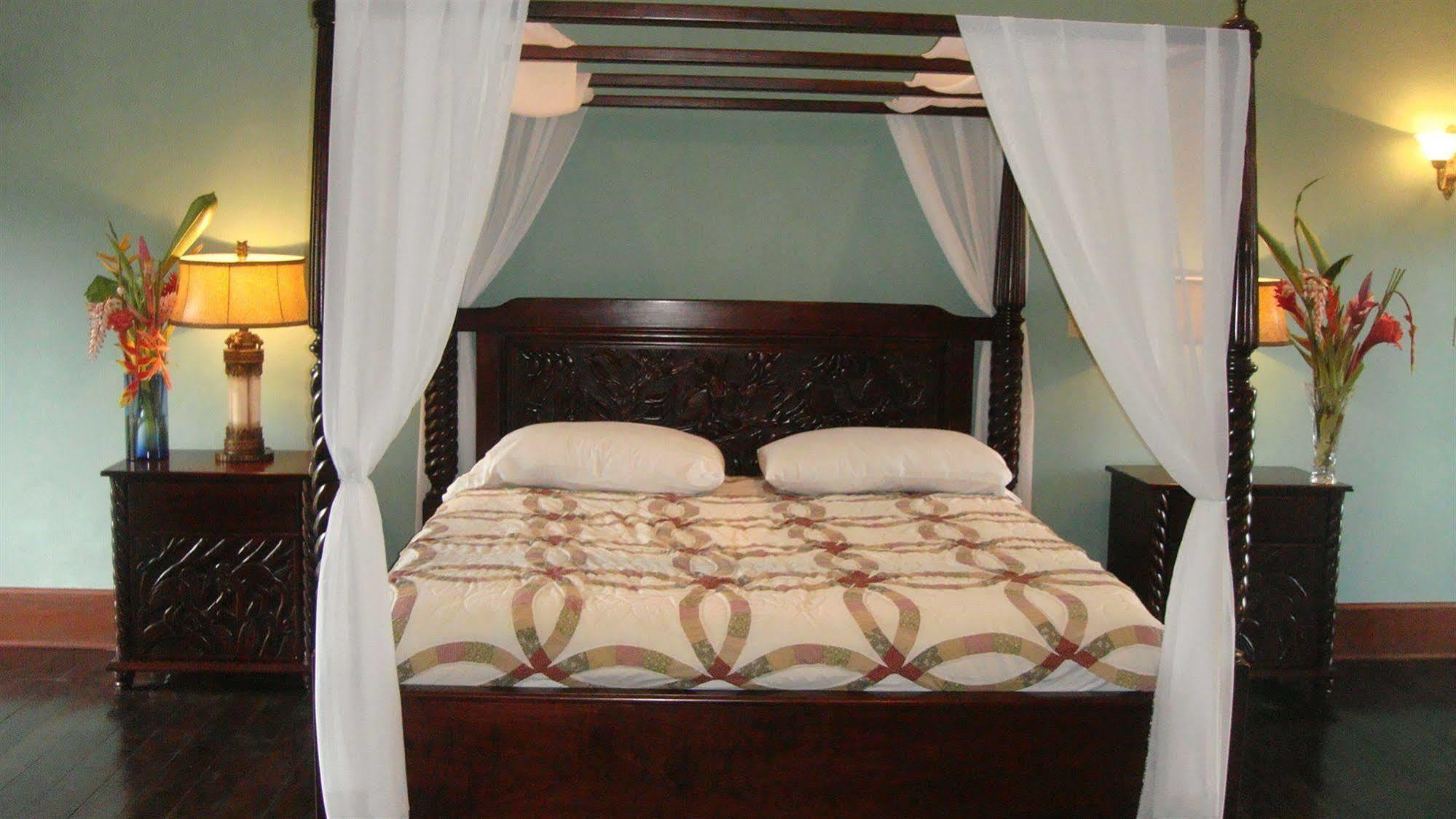 Mahogany Hall Luxury Boutique Resort San Ignacio Exterior photo